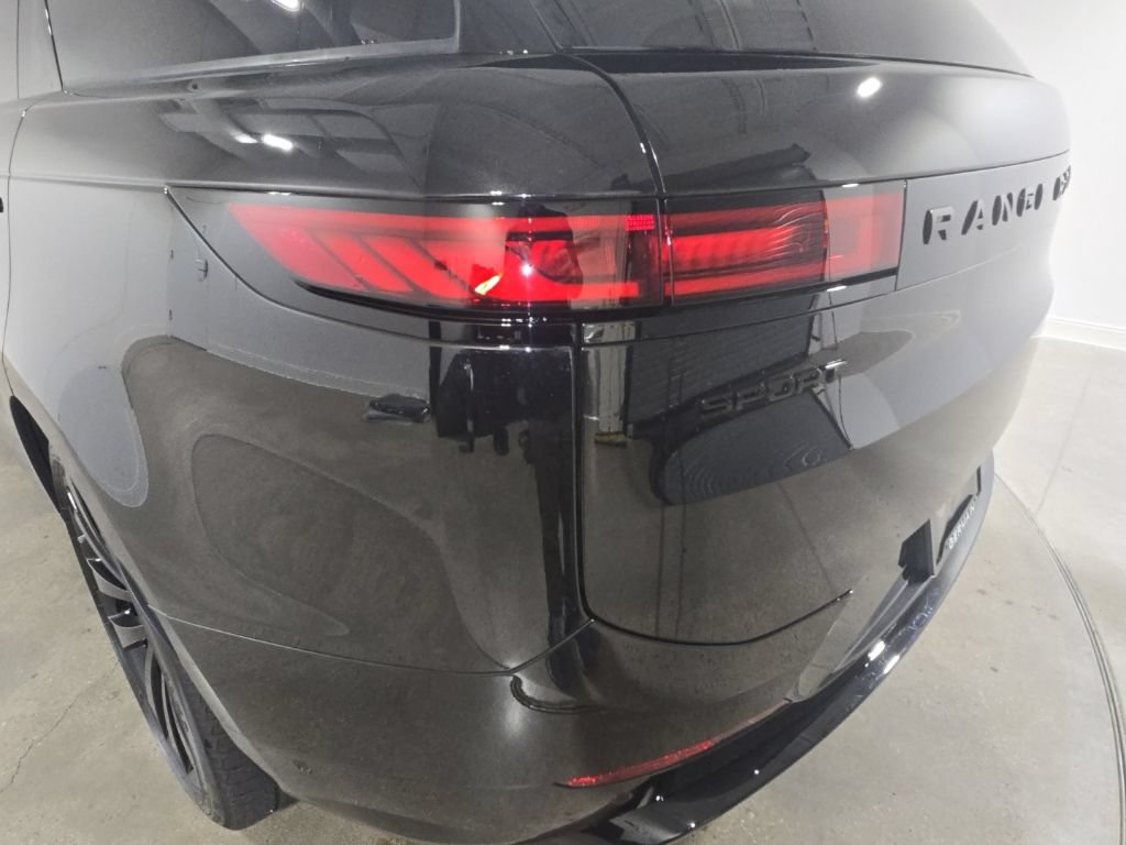 New 2026 Land Rover Range Rover Sport Dynamic SE AWD/4WD image 11