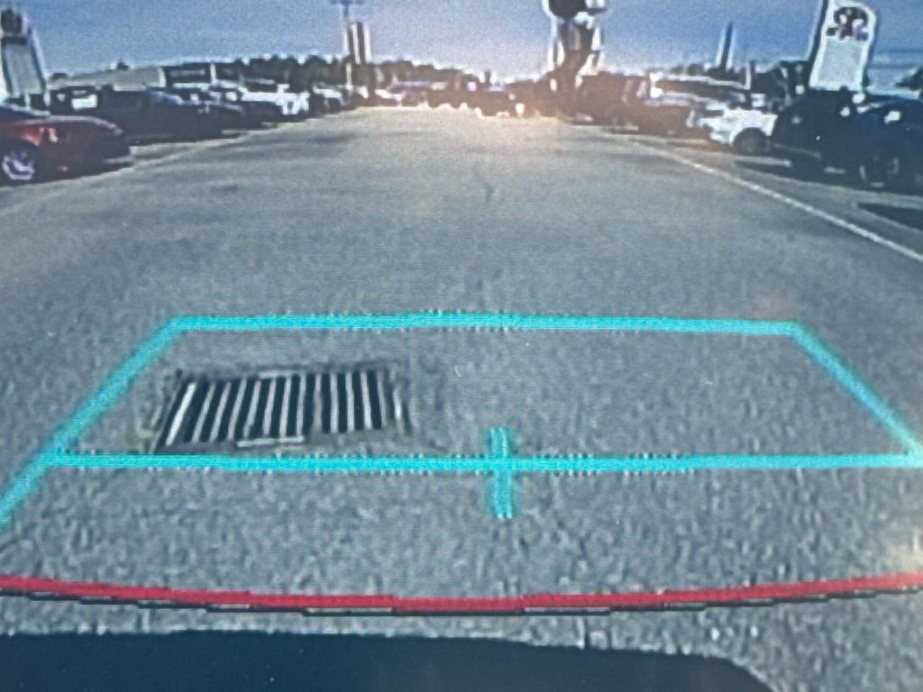 Used 2021 Toyota RAV4 XLE w/ Convenience Package FWD image 29