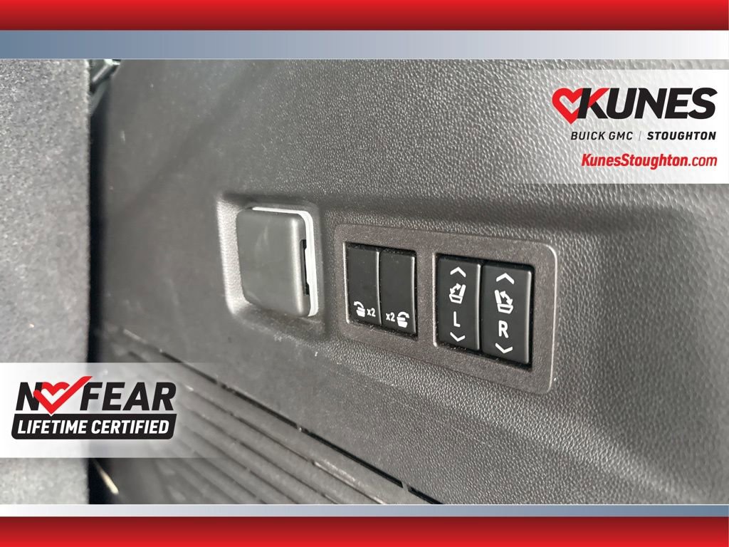 Used 2023 GMC Yukon SLT image 40
