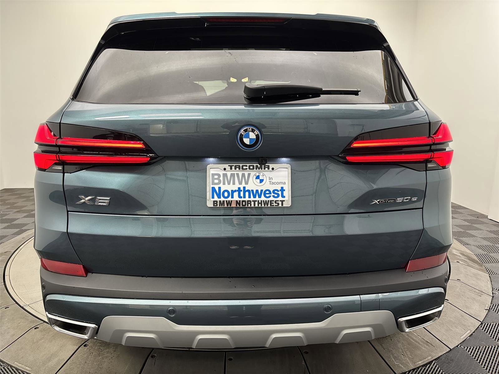 New 2026 BMW X5 xDrive50e w/ Climate Comfort Package image 15