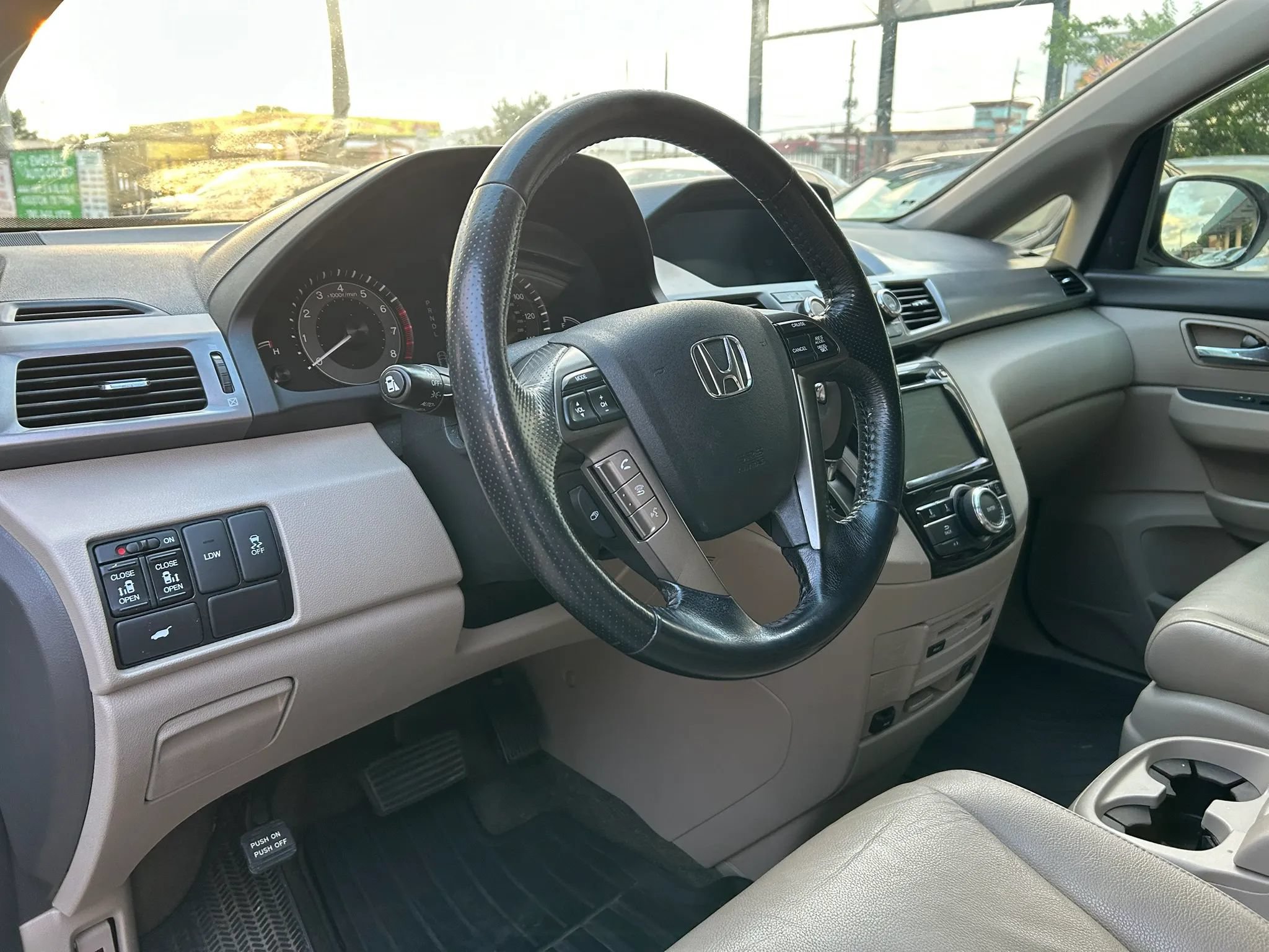 Used 2017 Honda Odyssey EX-L image 11