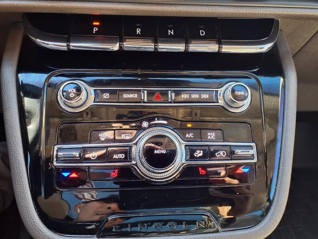 Certified 2021 Lincoln Corsair Standard w/ Premium Package image 12