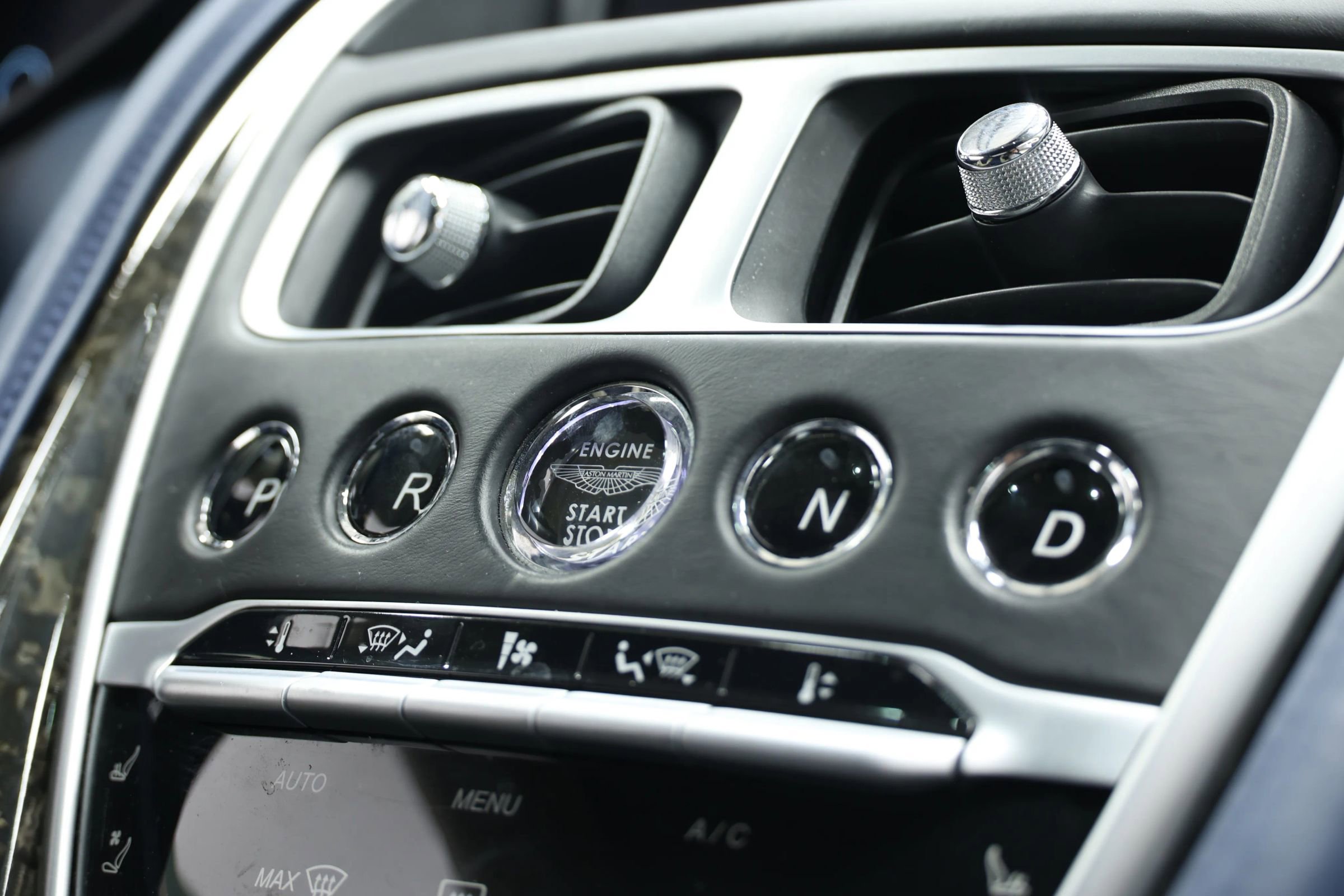 Used 2017 Aston Martin DB11 V12 image 92