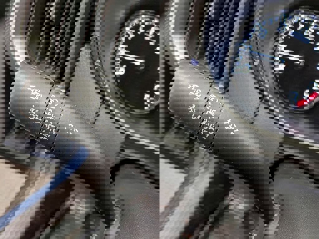 Used 2025 MAZDA CX-50 AWD 2.5 S w/ Cargo Package image 18