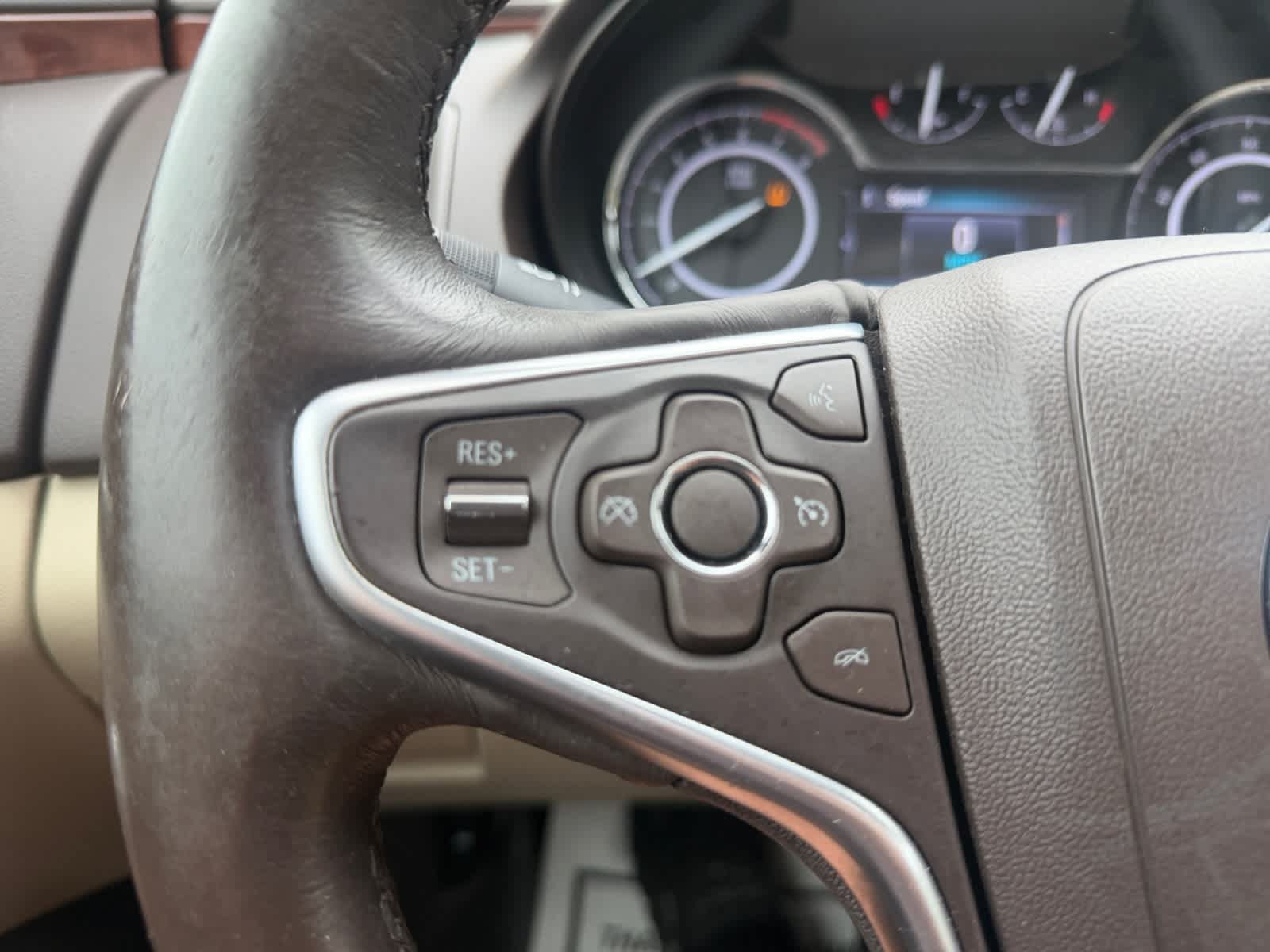 Used 2017 Buick Regal AWD image 33