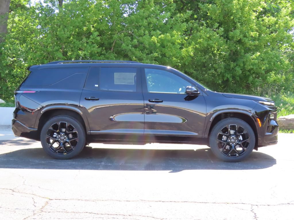 New 2026 Chevrolet Traverse RS w/ LPO, Floor Liner Package AWD/4WD image 2