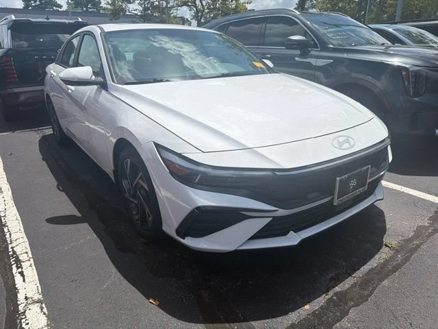 Used 2024 Hyundai Elantra SEL w/ Convenience Package FWD image 1