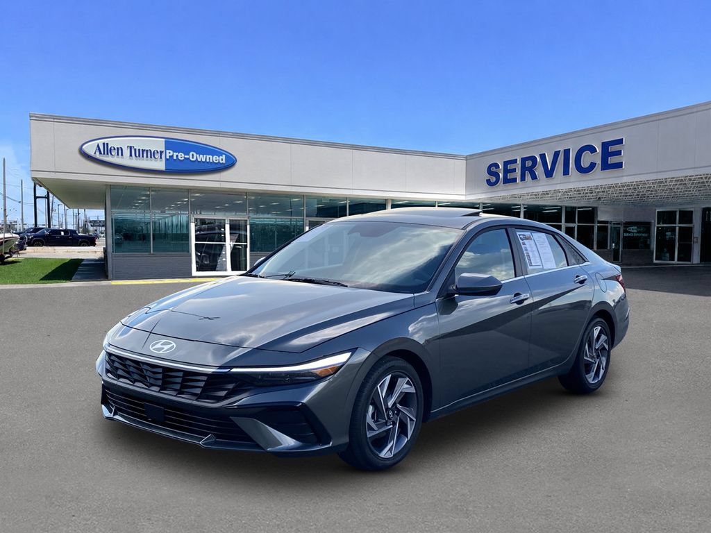 Certified 2025 Hyundai Elantra SEL FWD image 4