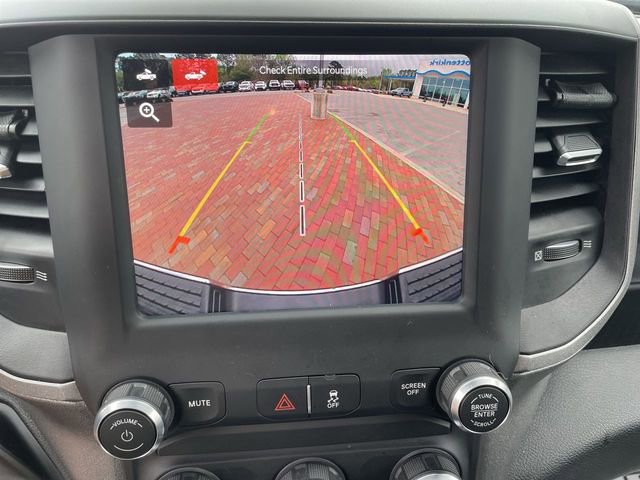 Used 2024 RAM 2500 Tradesman w/ Chrome Appearance Group image 17