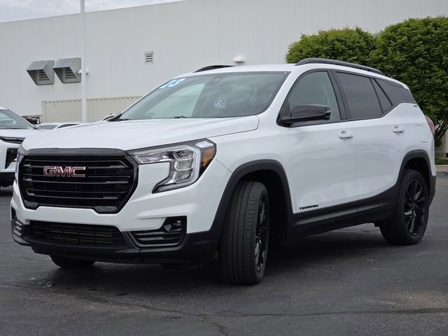 Used 2023 GMC Terrain SLT w/ Elevation Edition FWD image 17