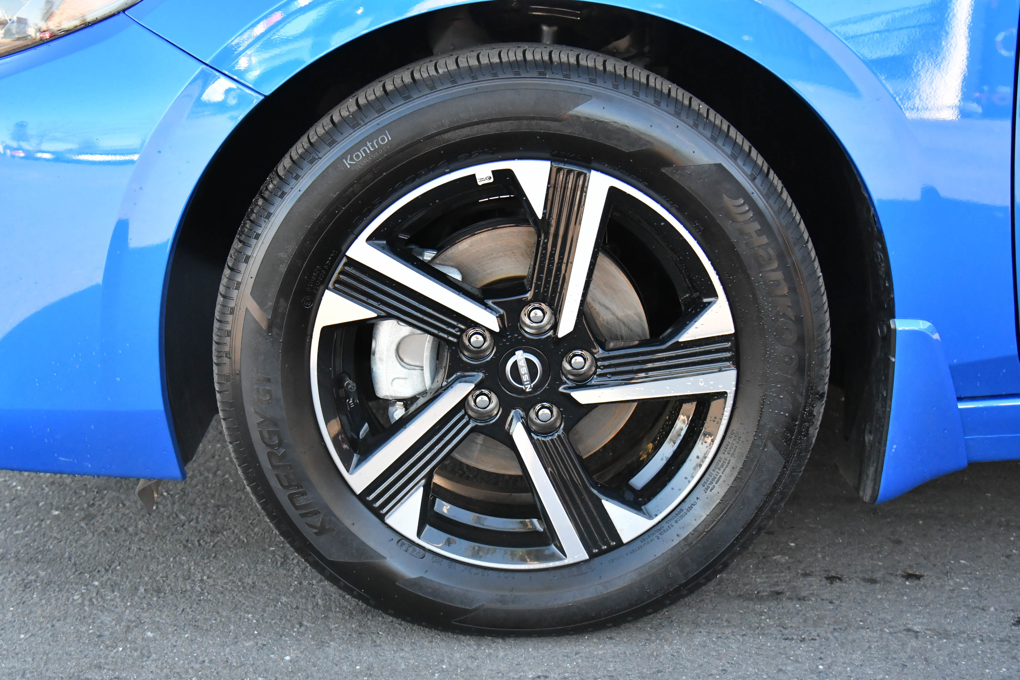 Used 2025 Nissan Sentra SV image 12