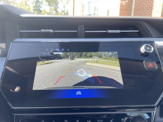 New 2027 Chevrolet Bolt LT w/ Comfort Package FWD image 17