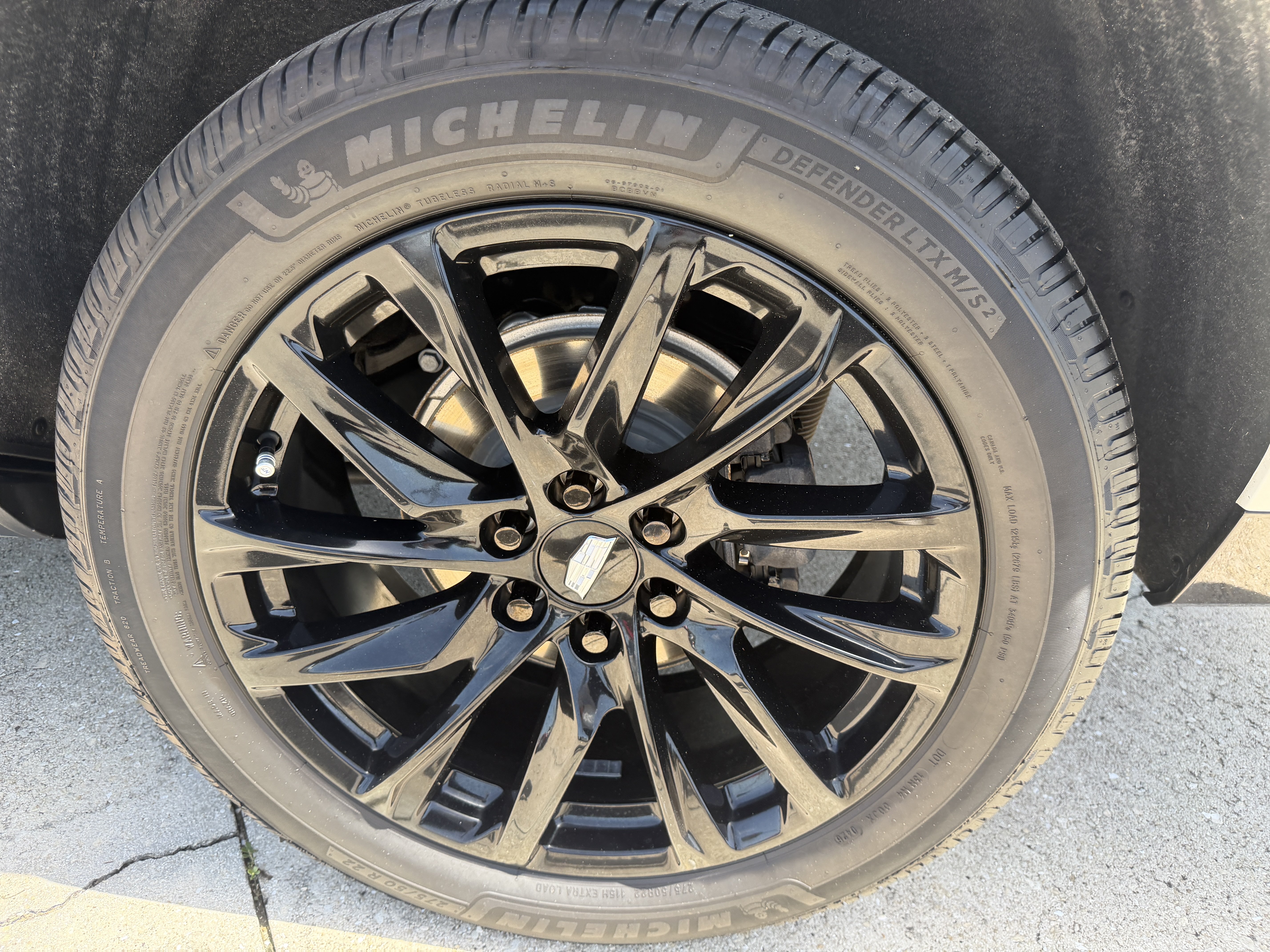 Certified 2024 Cadillac Escalade ESV Sport Platinum w/ LPO, ONYX Package AWD/4WD image 35