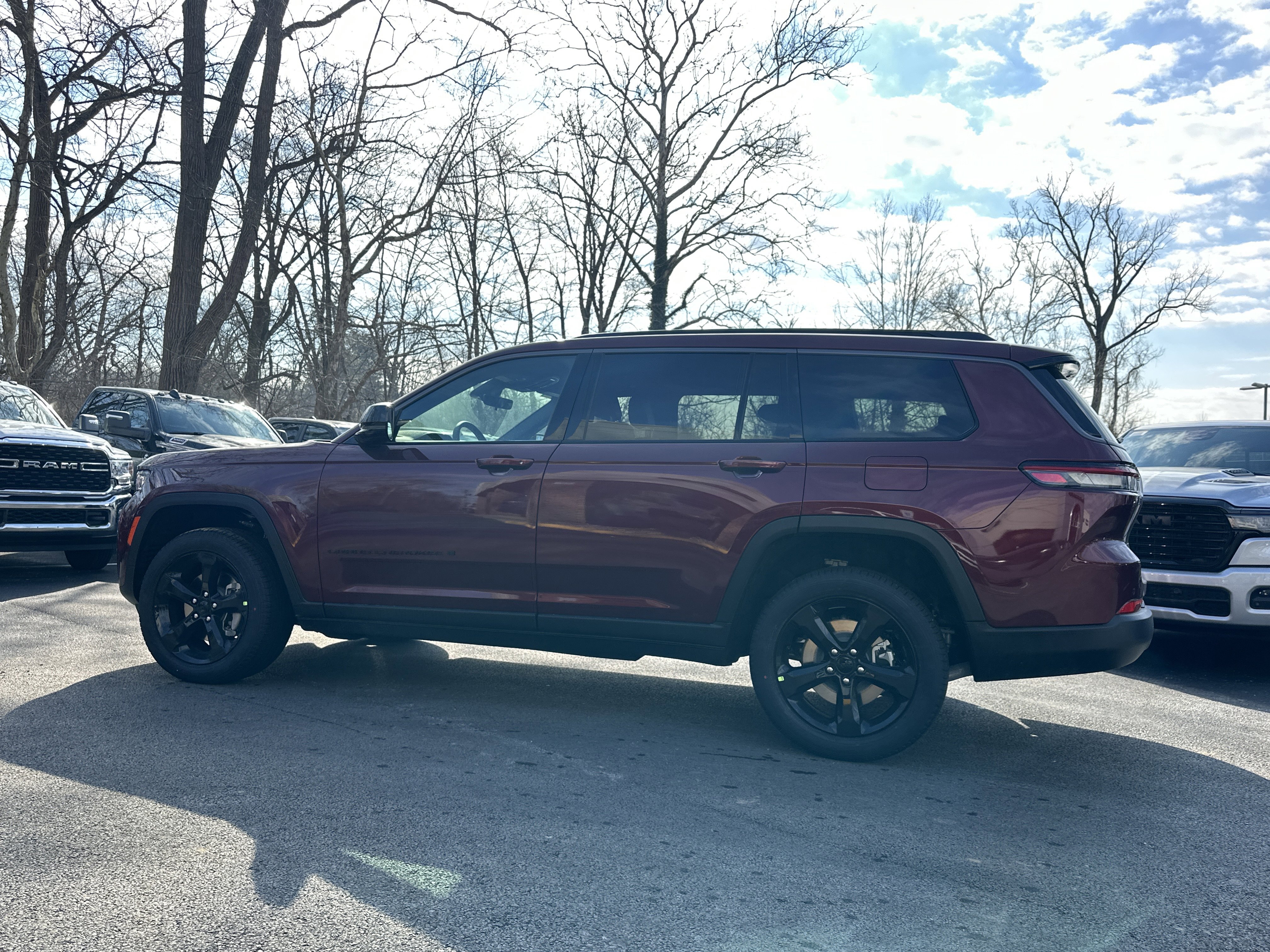New 2026 Jeep Grand Cherokee L Limited w/ Limited Altitude Package AWD/4WD image 24
