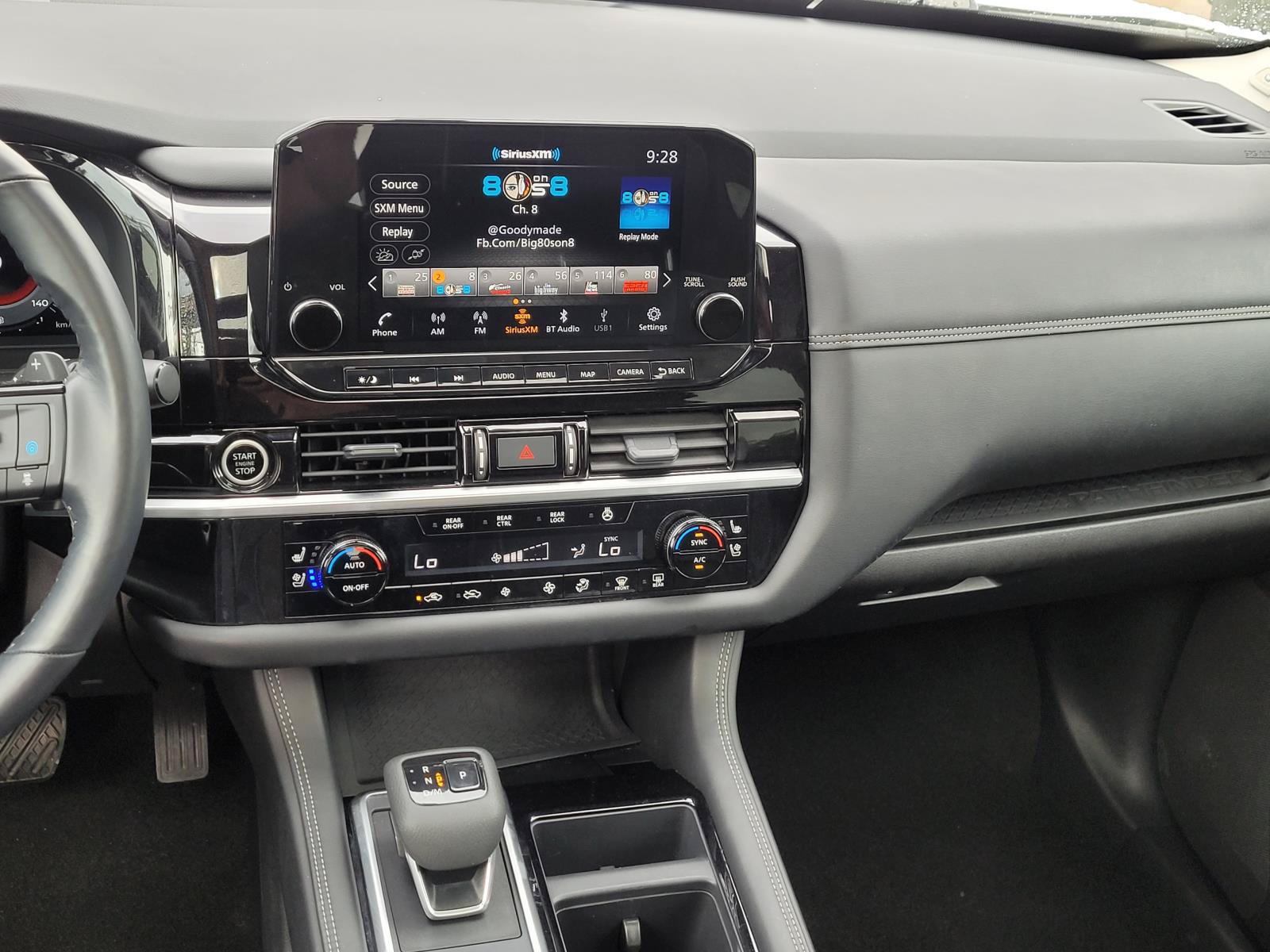 Used 2024 Nissan Pathfinder Platinum FWD image 12