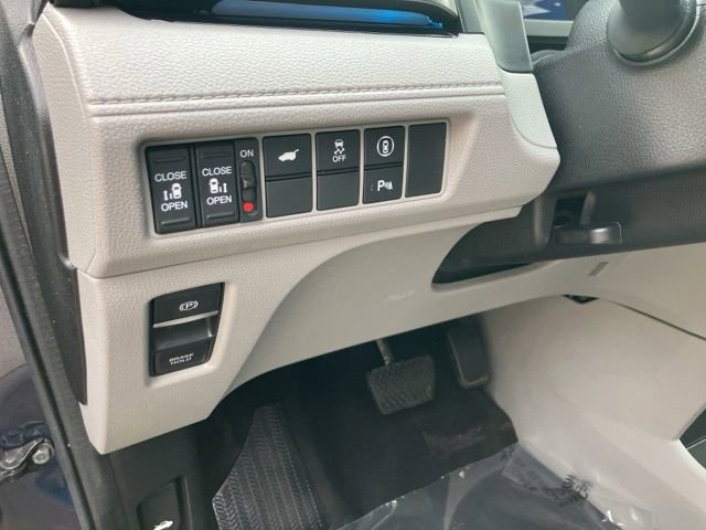 Used 2023 Honda Odyssey Touring image 12