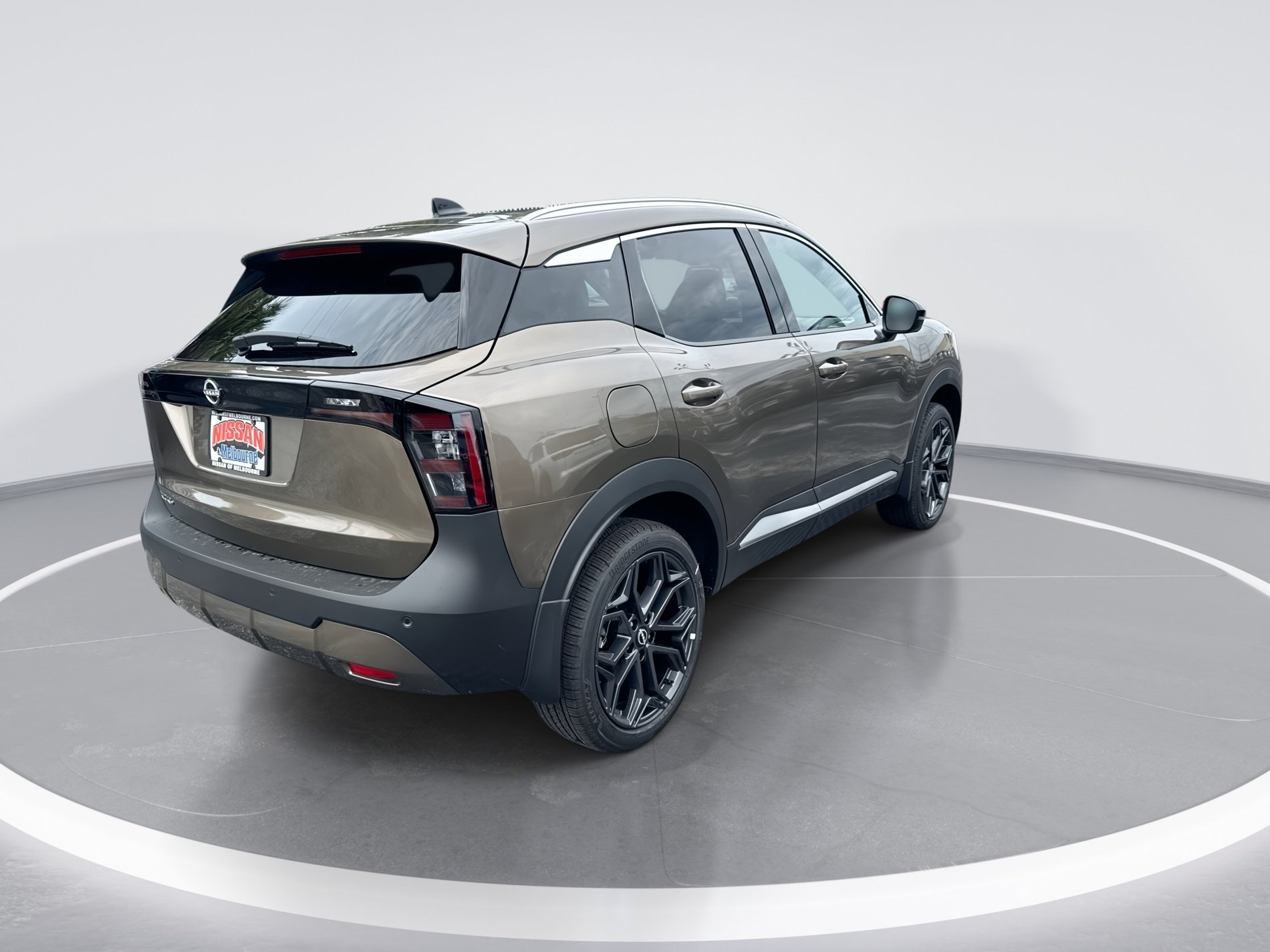 New 2027 Nissan Kicks SR FWD image 4