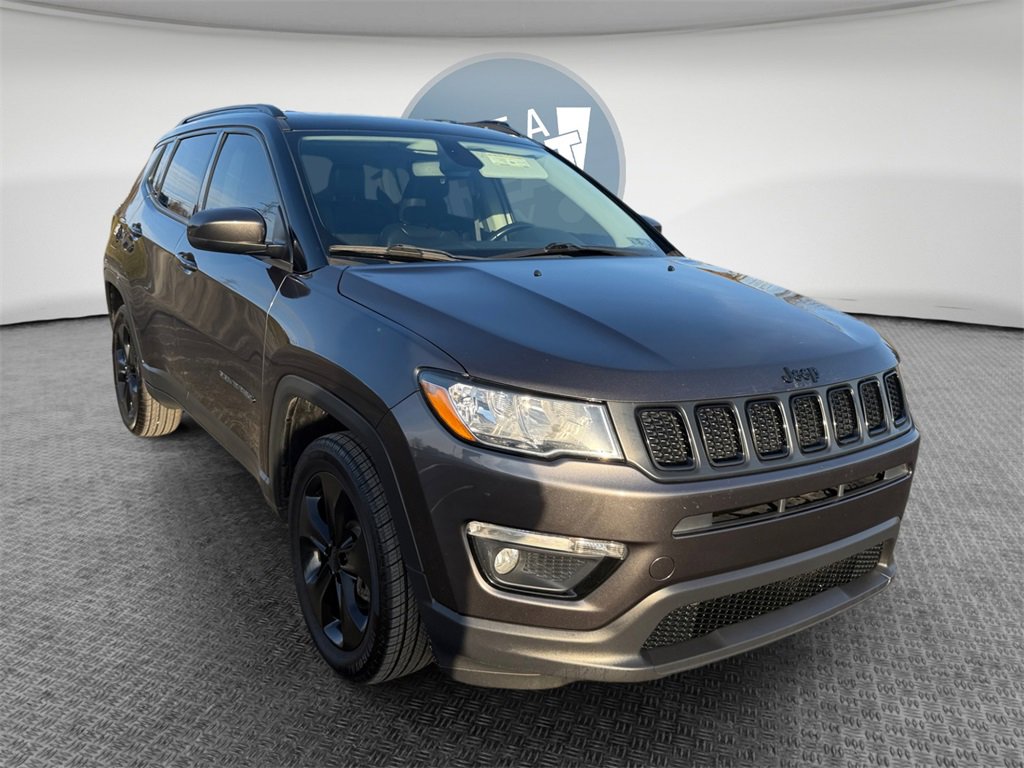 Used 2020 Jeep Compass Latitude image 1