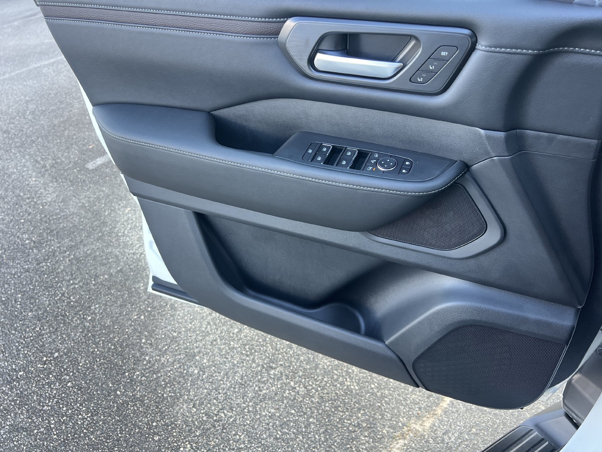 New 2026 Nissan Armada SL AWD/4WD image 13