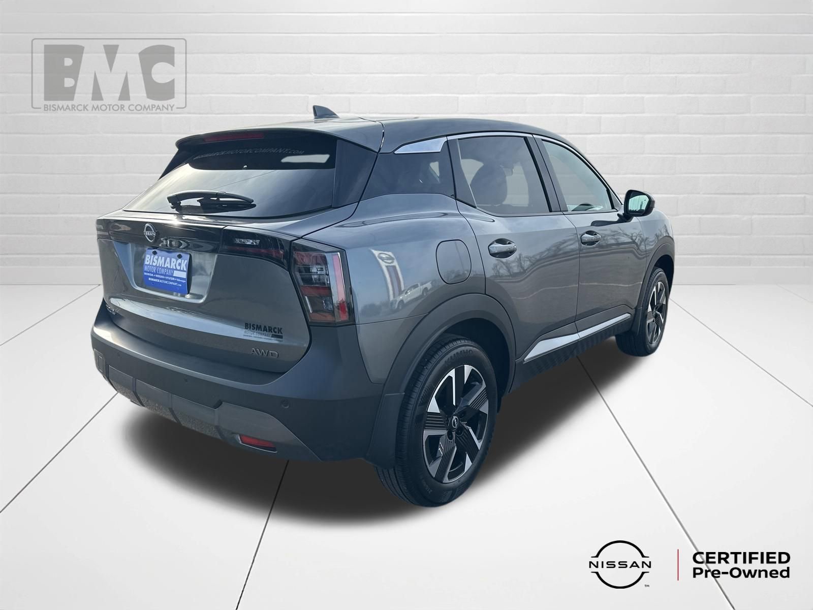 Used 2025 Nissan Kicks SV image 3