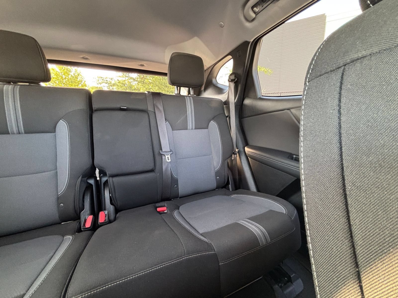 Used 2025 Chevrolet Blazer LT FWD image 37