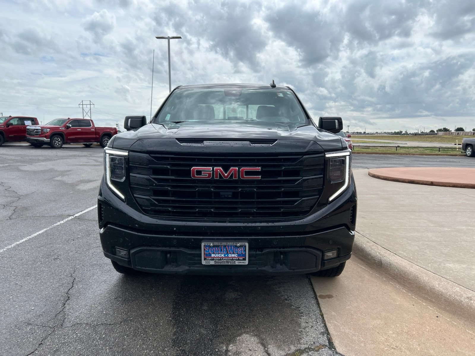 Used 2025 GMC Sierra 1500 Elevation w/ Elevation Premium Package AWD/4WD video 2