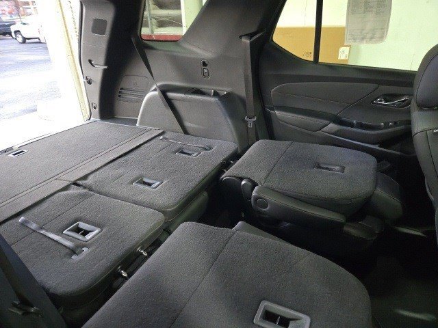 Used 2023 Chevrolet Traverse RS image 8