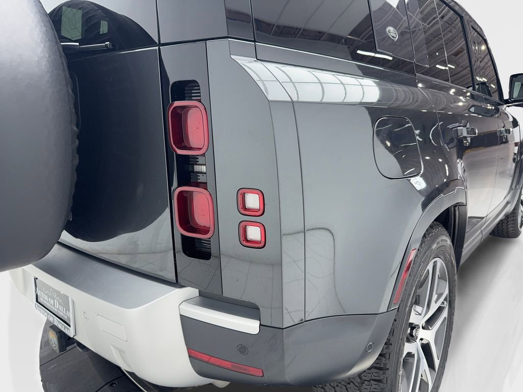 Used 2024 Land Rover Defender 110 S image 7