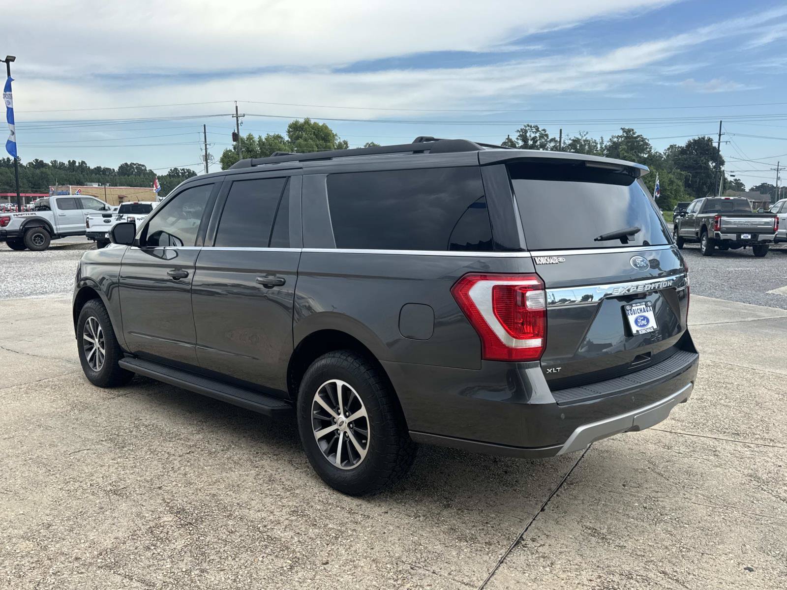 Used 2021 Ford Expedition Max XLT w/ Cargo Package RWD image 5