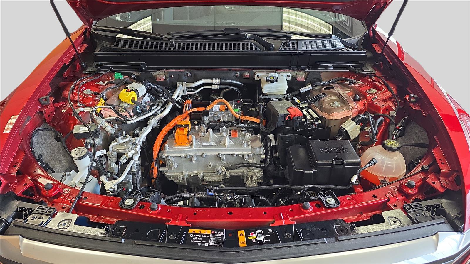 Used 2025 Cadillac Lyriq Luxury w/ LPO, Floor Liner Package image 29