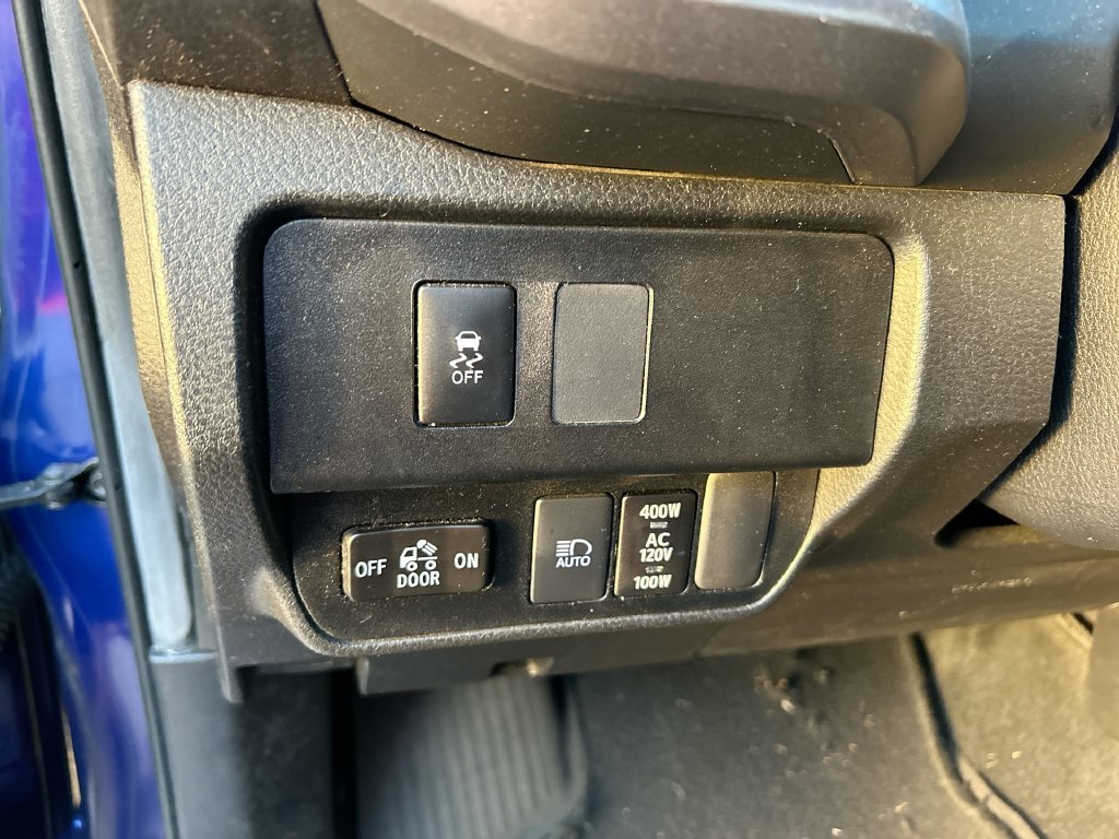 Used 2022 Toyota Tacoma TRD Sport w/ Technology Package RWD image 14