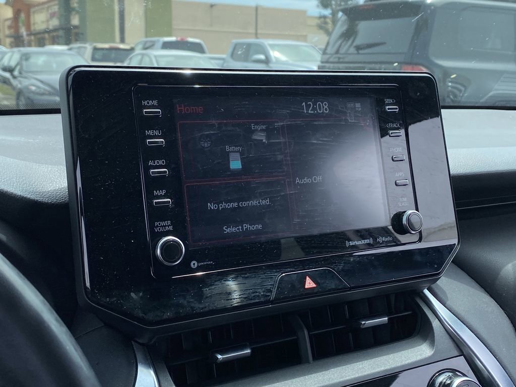 Used 2022 Toyota Venza LE image 8