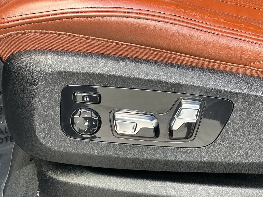 Used 2023 BMW X7 xDrive40i w/ Premium Package AWD/4WD image 14