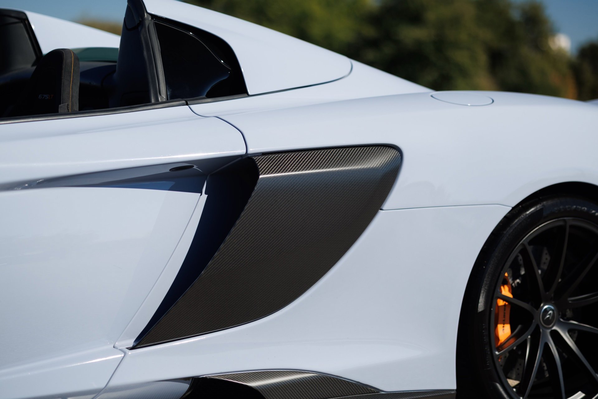 Used 2016 McLaren 675LT Spider image 26