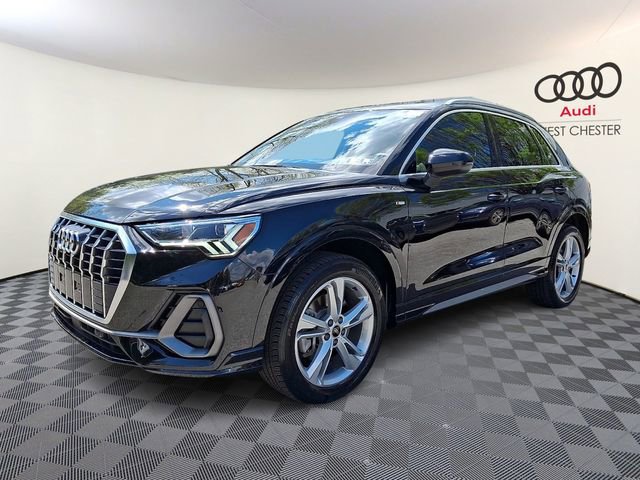 Certified 2023 Audi Q3 2.0T Premium w/ Convenience Package AWD/4WD image 3