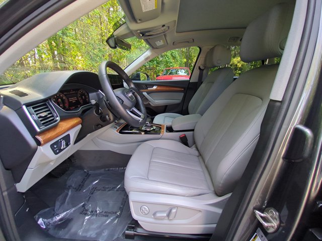Used 2023 Audi Q5 2.0T Premium Plus w/ Premium Plus Package AWD/4WD image 17