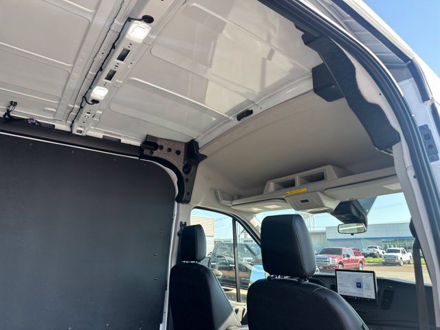 New 2026 Ford Transit 250 148 Medium Roof w/ Load Area Protection Package RWD image 17