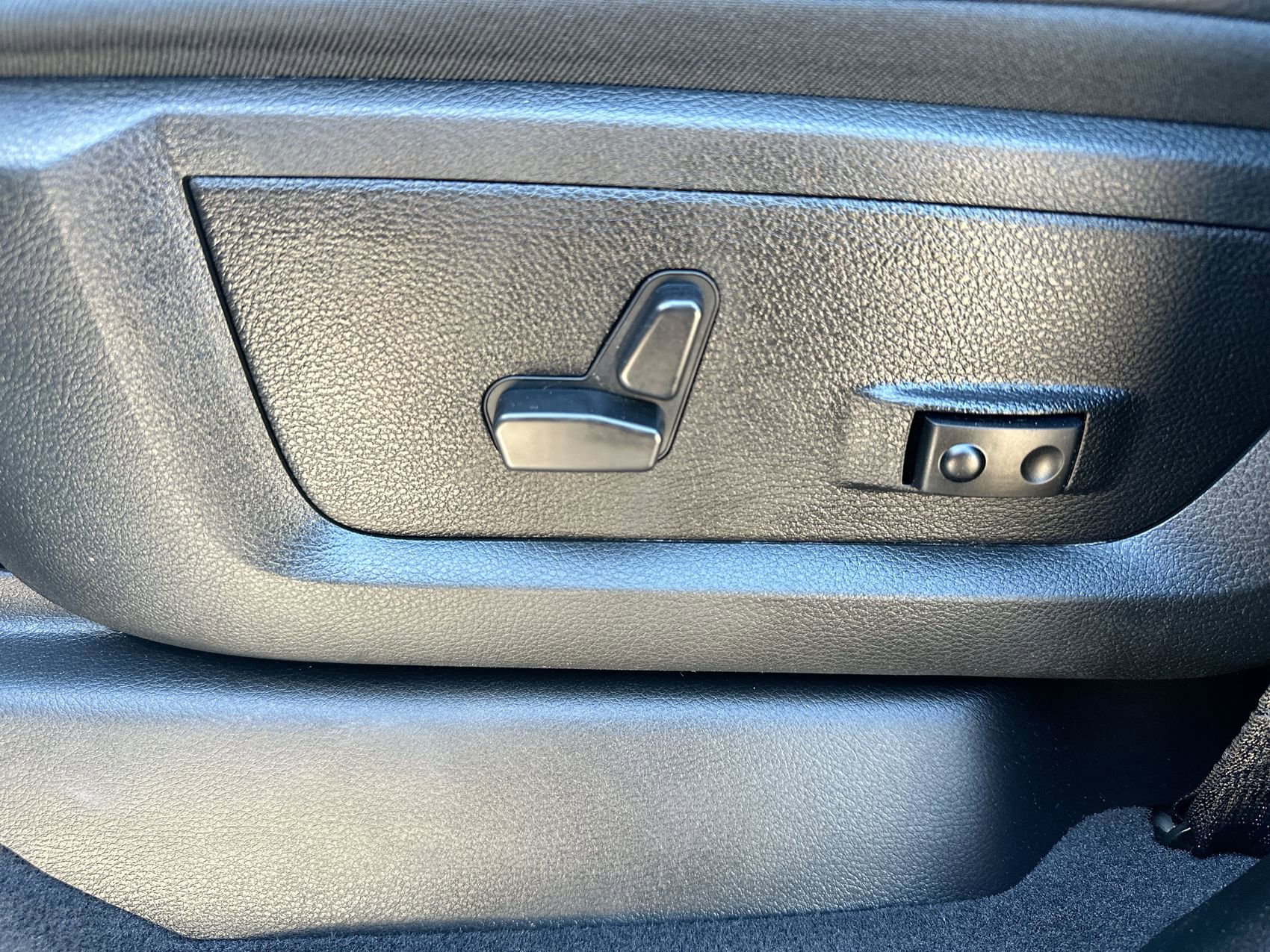 Used 2024 RAM 3500 Limited AWD/4WD image 12