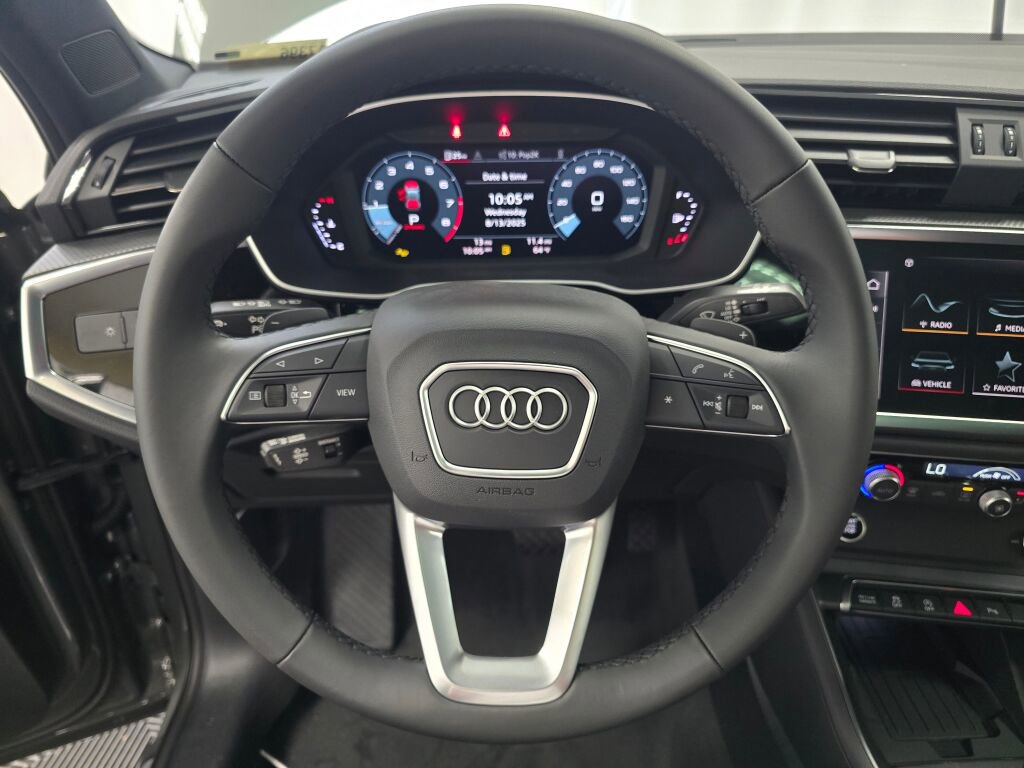 New 2025 Audi Q3 2.0T Premium image 14