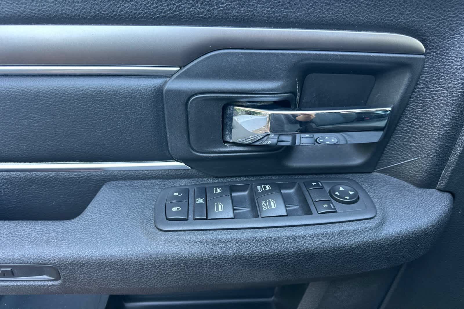 Used 2024 RAM 1500 Warlock AWD/4WD image 13