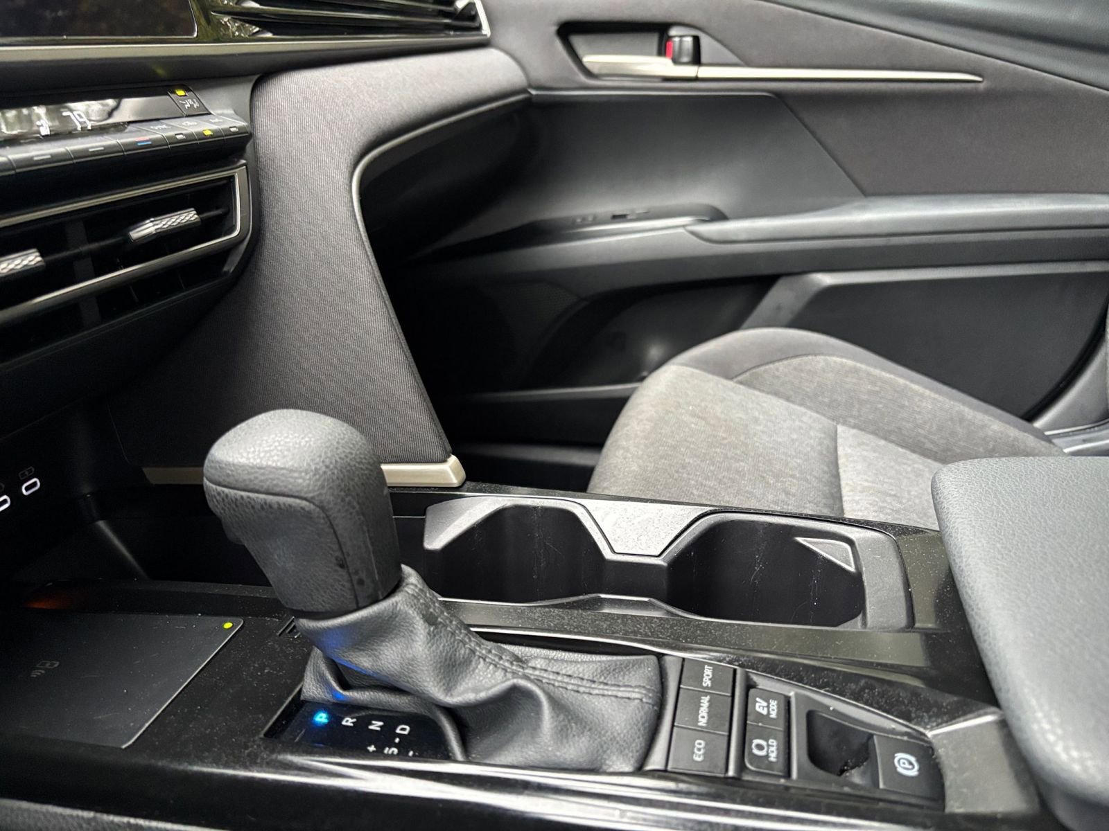 Used 2025 Toyota Camry LE image 41