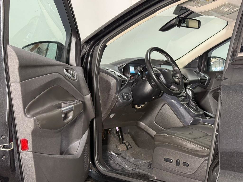 Used 2013 Ford Escape Titanium w/ Parking Technology Pkg FWD image 11