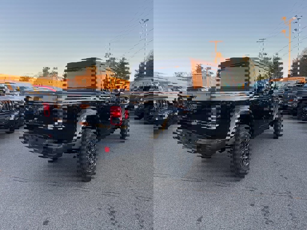 New 2026 Jeep Gladiator Sport image 7