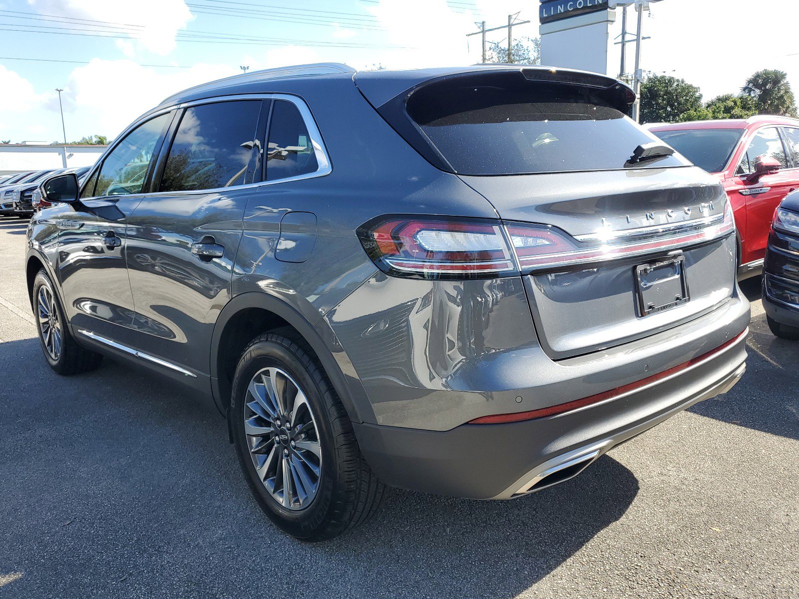 Used 2023 Lincoln Nautilus AWD image 4