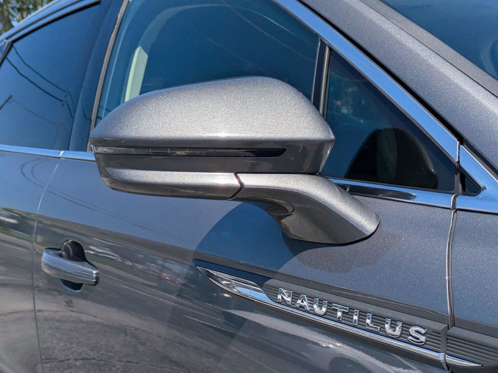 Used 2023 Lincoln Nautilus Reserve w/ Luxury Package FWD image 12