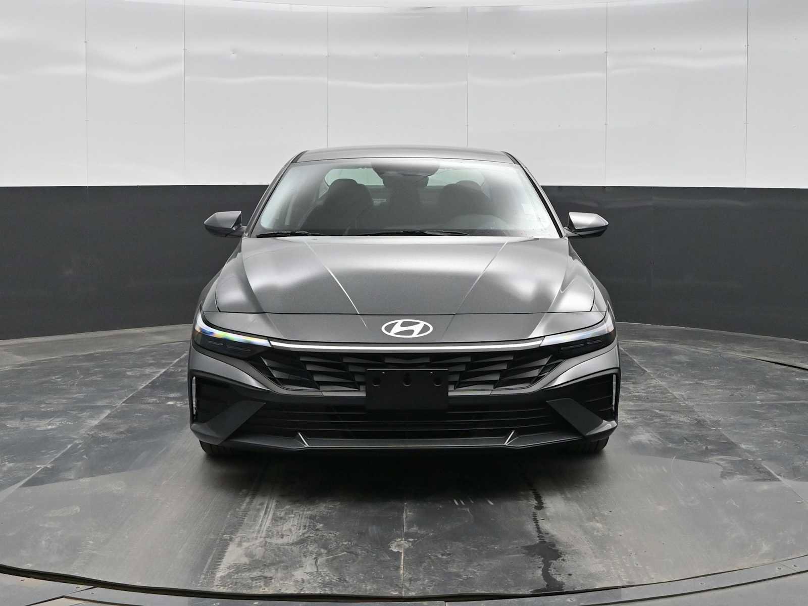 New 2026 Hyundai Elantra SE image 3