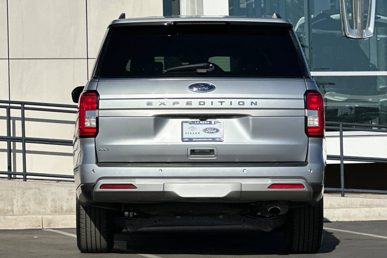 Certified 2024 Ford Expedition XLT image 4