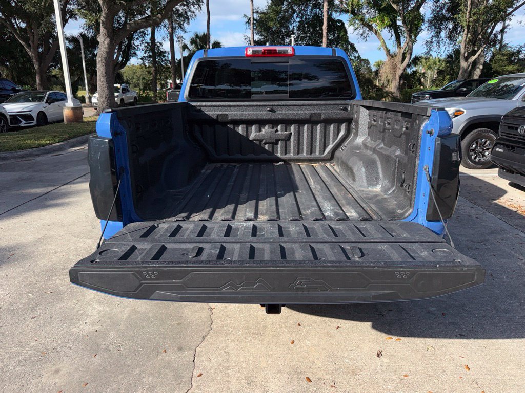 Used 2025 Chevrolet Colorado ZR2 w/ Technology Package AWD/4WD image 17
