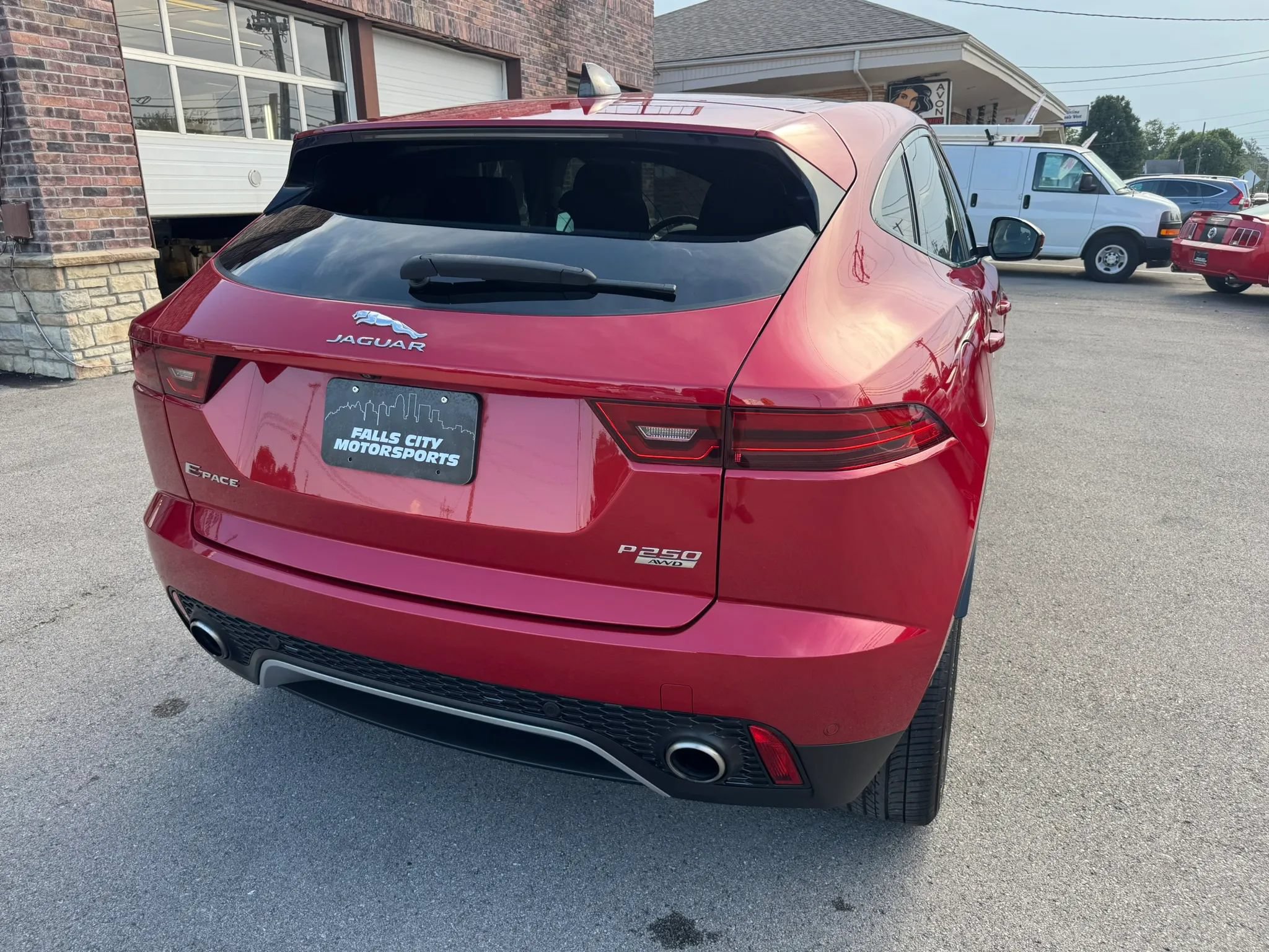 Used 2020 Jaguar E-PACE SE AWD/4WD image 13