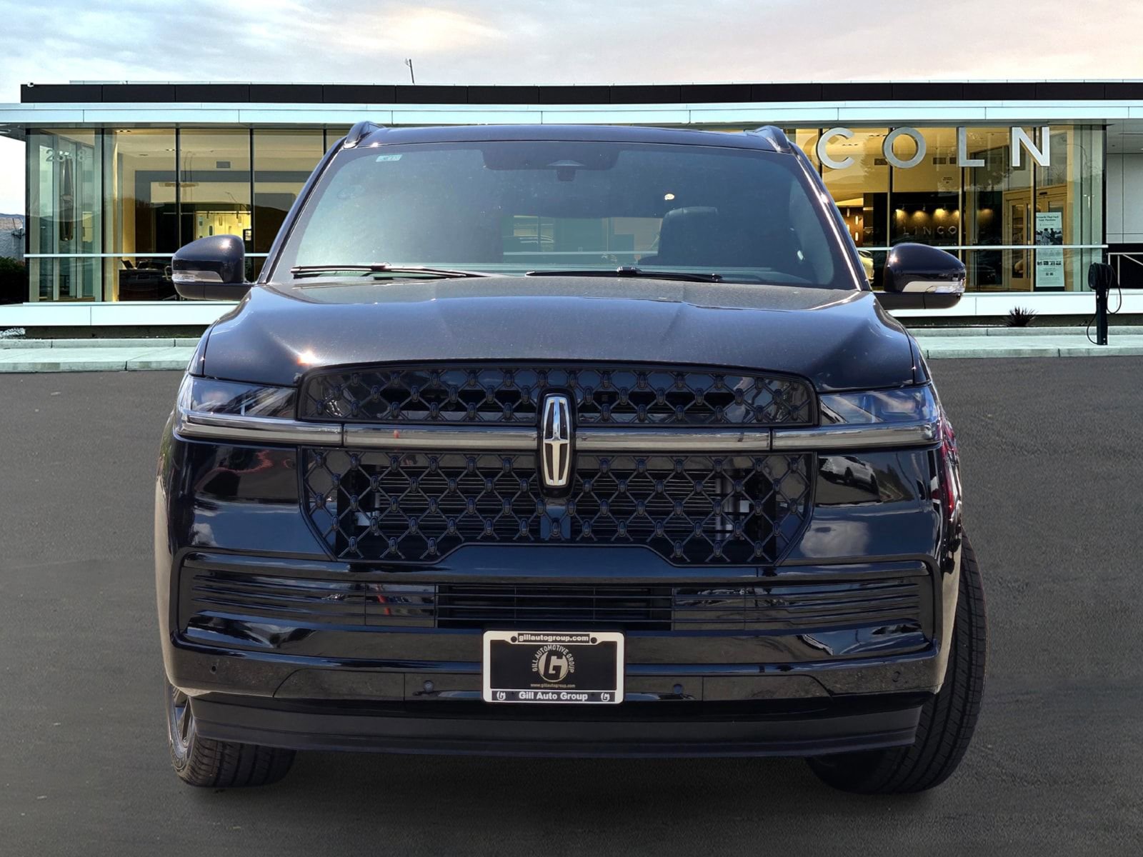 New 2026 Lincoln Navigator L Reserve AWD/4WD image 2